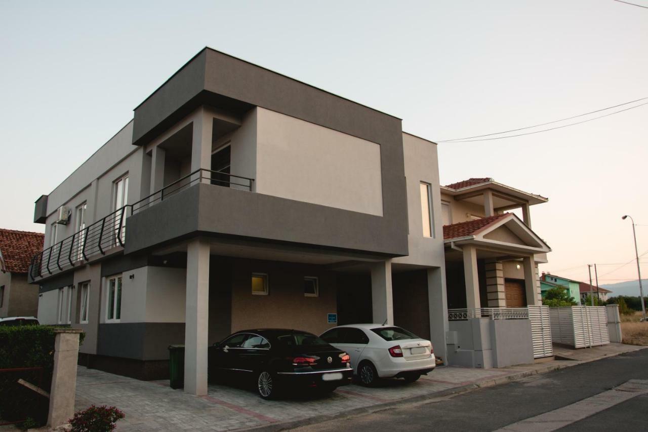 Aparthotel Vila Manuela à Gevgelija Extérieur photo